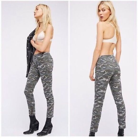Free People Lennon Moto Camouflage Skinny Jeans in Green, Size 26 - Picture 1 of 15